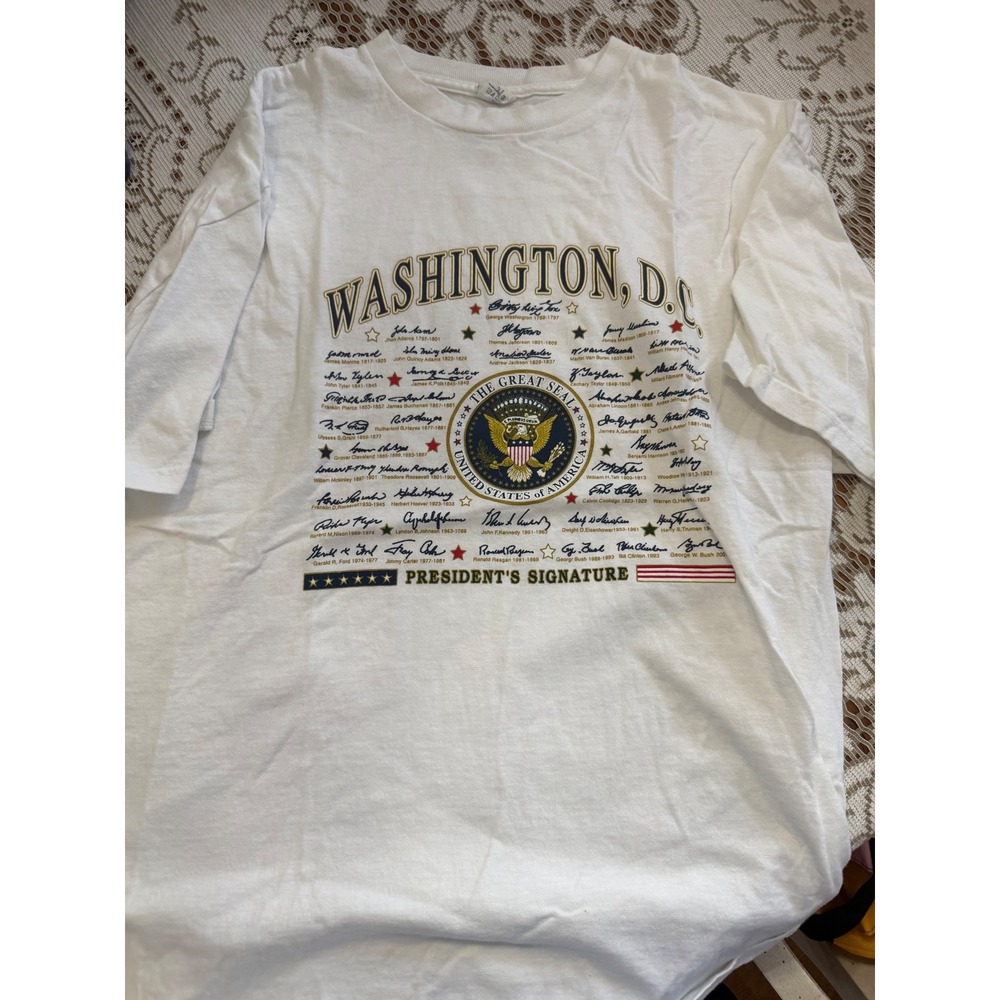 Delta Pro Weight Washington DC US Presidents Signatures Graphic T-Shirt XL White